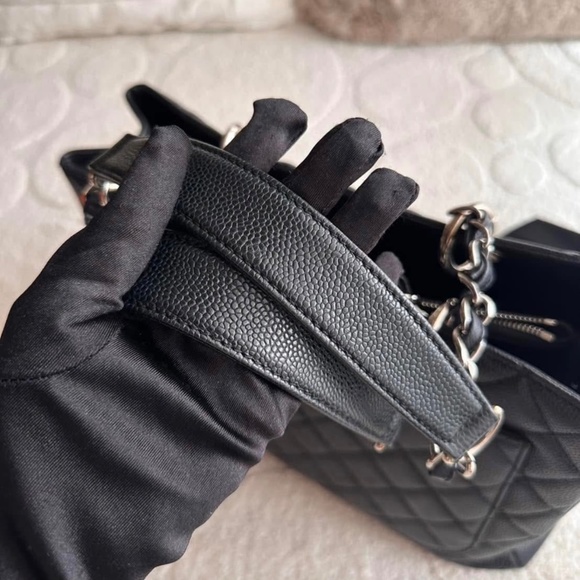 Chanel Bag - Picture 3 of 7